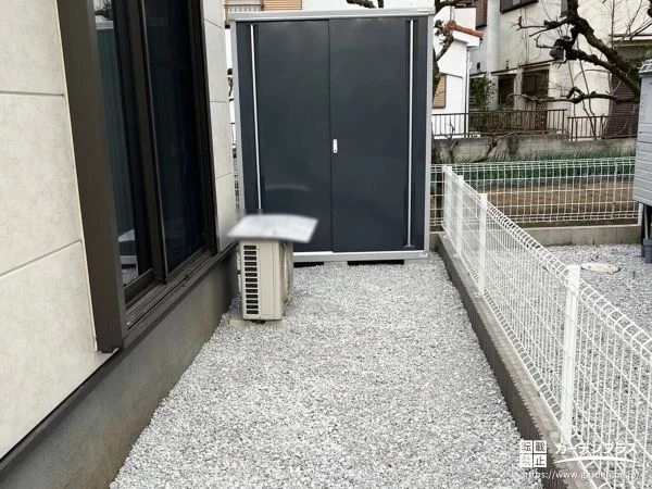 砂利敷設と物置設置ですっきり使いやすく整えた雑草対策工事