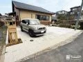 明るい木目が映える和モダンな新築外構