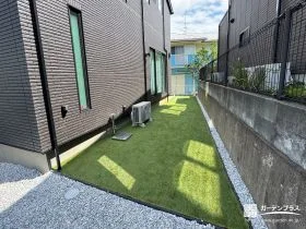 ご家族で楽しめる人工芝のお庭