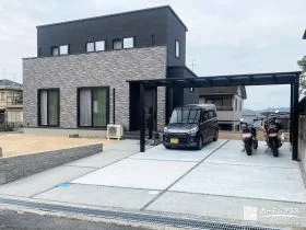 広々カーポートでお車もバイクも快適に守る駐車スペース工事