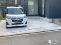 ピンコロ石目地で駐車スペースに表情をプラス
