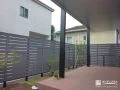 デザインにもこだわった屋根付きウッドデッキ
