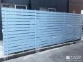 パステルブルーで彩り豊かに視線をカットする目隠しフェンス工事