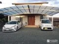 玄関前まで大きく包み愛車をゆったり守る3台用カーポート工事