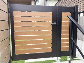 木調門扉で安心感をプラスしたアプローチ