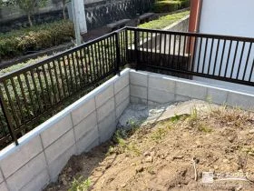 敷地を安全に区切りすっきり整える境界フェンス[施工後]