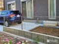 開放感を保ちながら敷地をすっきり区切る境界フェンス