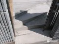 高低差をなだらかにつなぎ動線を整えるアプローチ階段