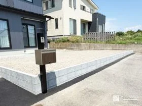 高低差をすっきり整え敷地を美しく区切る土留め[施工後]