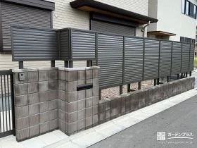 多段柱で高さを確保した目隠しフェンス[施工後]