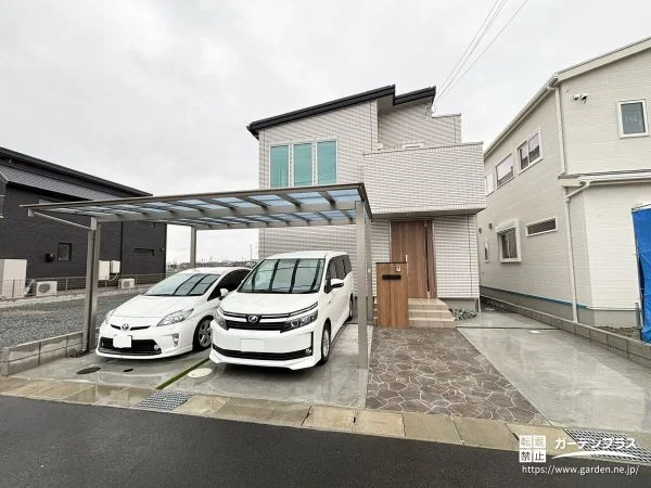 素材の切り替えで魅せるシンプルな新築外構