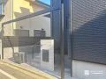 建物と外構をつなぐデザインフレームが目を引く新築外構