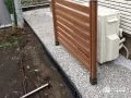 室外機周りも清潔に保つ犬走りの砂利敷き