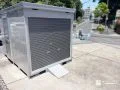 愛車を守りメンテナンス用品もすっきり収まるバイクガレージ