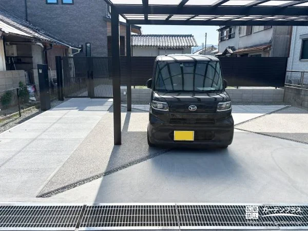 直線美を活かして統一感を生み出した新築外構