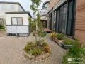 植栽を引き立てるナチュラルなレンガ花壇