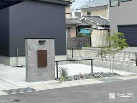 開放感を保ちながら敷地をすっきり区切る境界フェンス設置工事