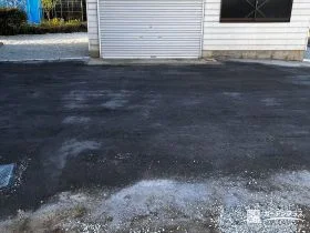 雑草を抑えながらガレージ前を整える舗装[施工後]