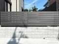 視線を遮りながら開放感も残す目隠しフェンス