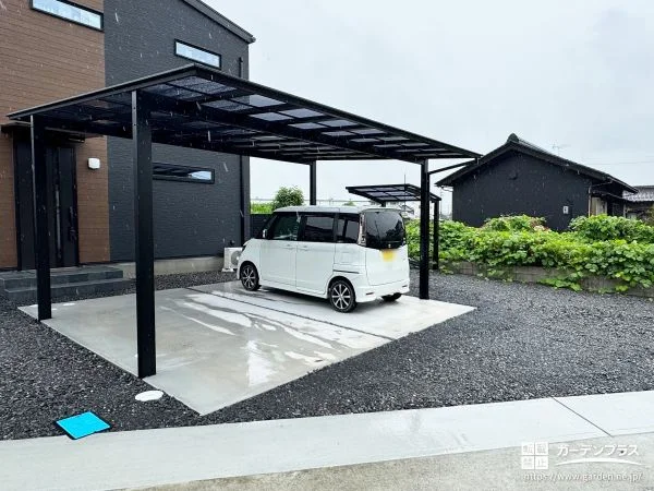ブラックで統一した愛車も自転車もすっきり収まる外構工事