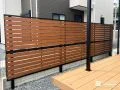 木目の横ラインでお庭を包む温もりある目隠しフェンス