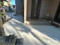 土間コンクリートで舗装したアプローチ