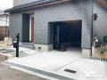 ブラックで統一した外構が重厚感のあるお住まいを引き立てる工事