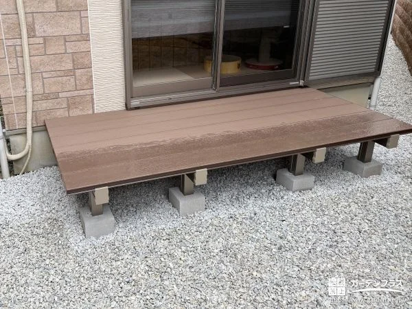 室内とお庭を気軽につなぐウッドデッキ