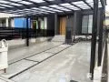 スリットで玄関へ導くアプローチデザイン