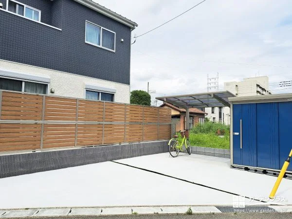 木目調フェンスで統一感を持たせたドッグラン付き新築外構
