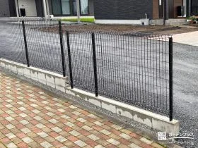 敷地条件に合わせた境界フェンス[施工後]