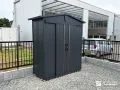 三角屋根が可愛らしい印象の物置