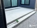 お手入れしやすく気軽に使えるコンクリートデッキ