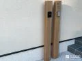 木目調の機能門柱