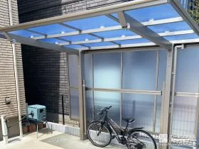 夏場の日差しも軽減できるサイクルポート[施工後]