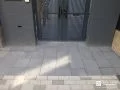 大判タイルと植栽で上質に仕上げるモダンな玄関アプローチ工事