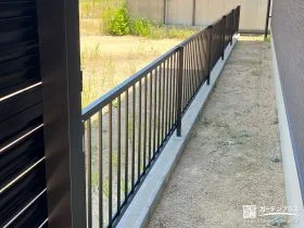 境界を区切る縦格子フェンス[施工後]
