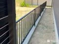 境界を区切る縦格子フェンス
