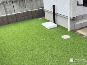 鮮やかな人工芝で一年中緑を楽しめる爽やかなお庭リフォーム工事