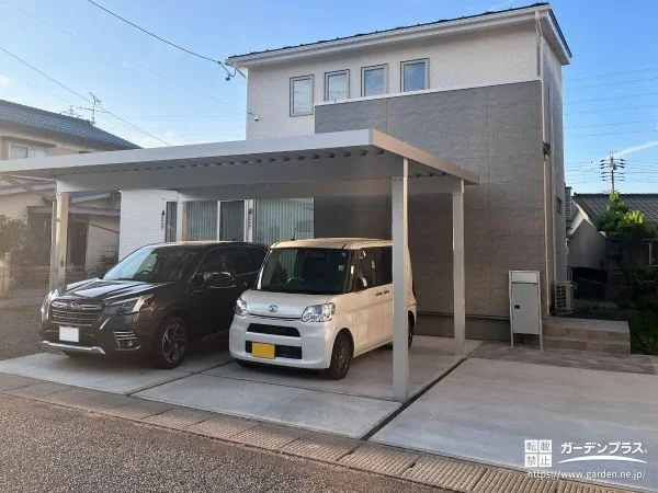 建物のアクセントカラーと調和する新築外構