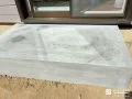 リビングとお庭の段差を軽減するステップ