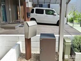 門まわりに宅配機能を備え収納スペースも確保した外構工事