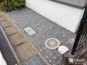 豊かな素材の表情を楽しめるすっきりとした空間へ変えた外構工事