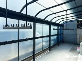 人目を気にせず洗濯物を干せるテラス屋根の設置工事