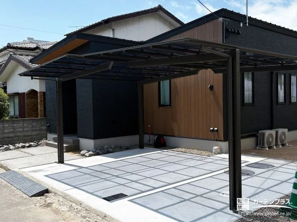 すっきりとしたデザインで建物が映える新築外構