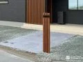 グレーのタイルがモダンで上品な印象を演出するアプローチ工事