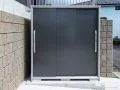 落ち着いたカラーが空間を引き締める収納力を備えた物置設置工事