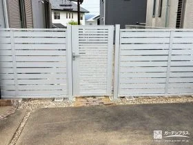 門扉と目隠しフェンスを組み合わせてお庭を軽やかに囲った工事
