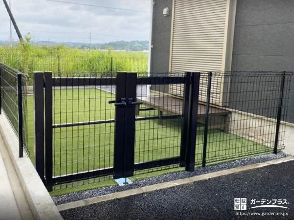 フェンスと門扉でお庭を囲いプライベート空間をつくる工事