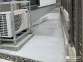 側庭を自転車がスムーズに通れる快適な動線になるよう整えた工事